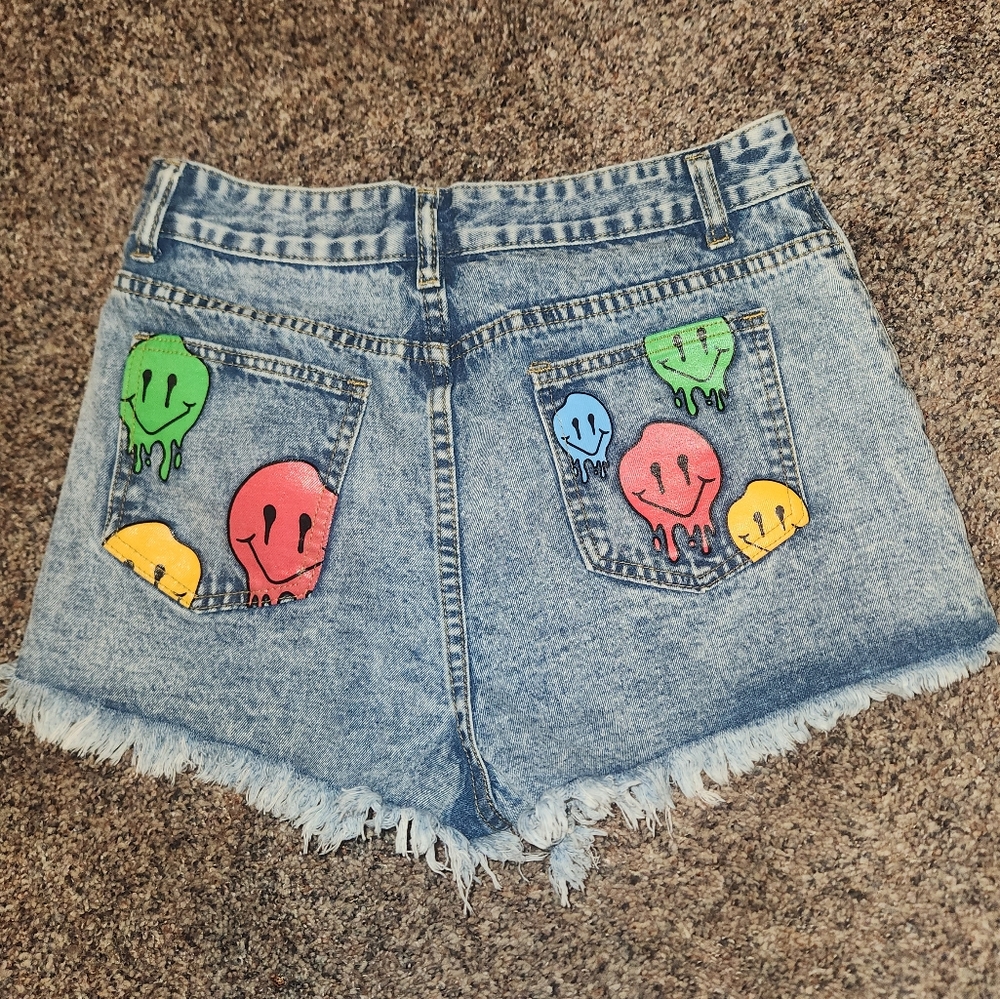 Y2K smiley shorts